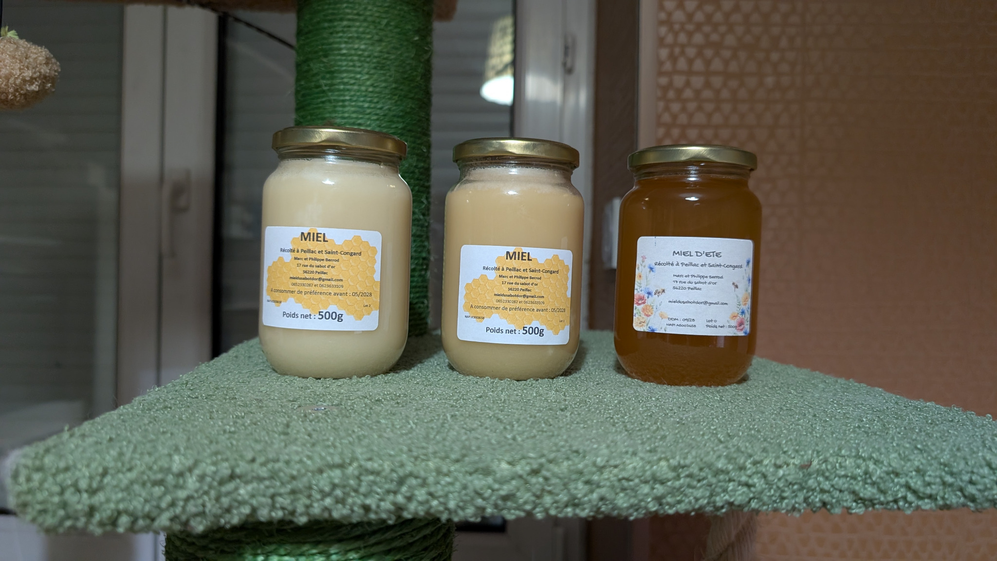 Trois pots de Miel du Sabot d'Or